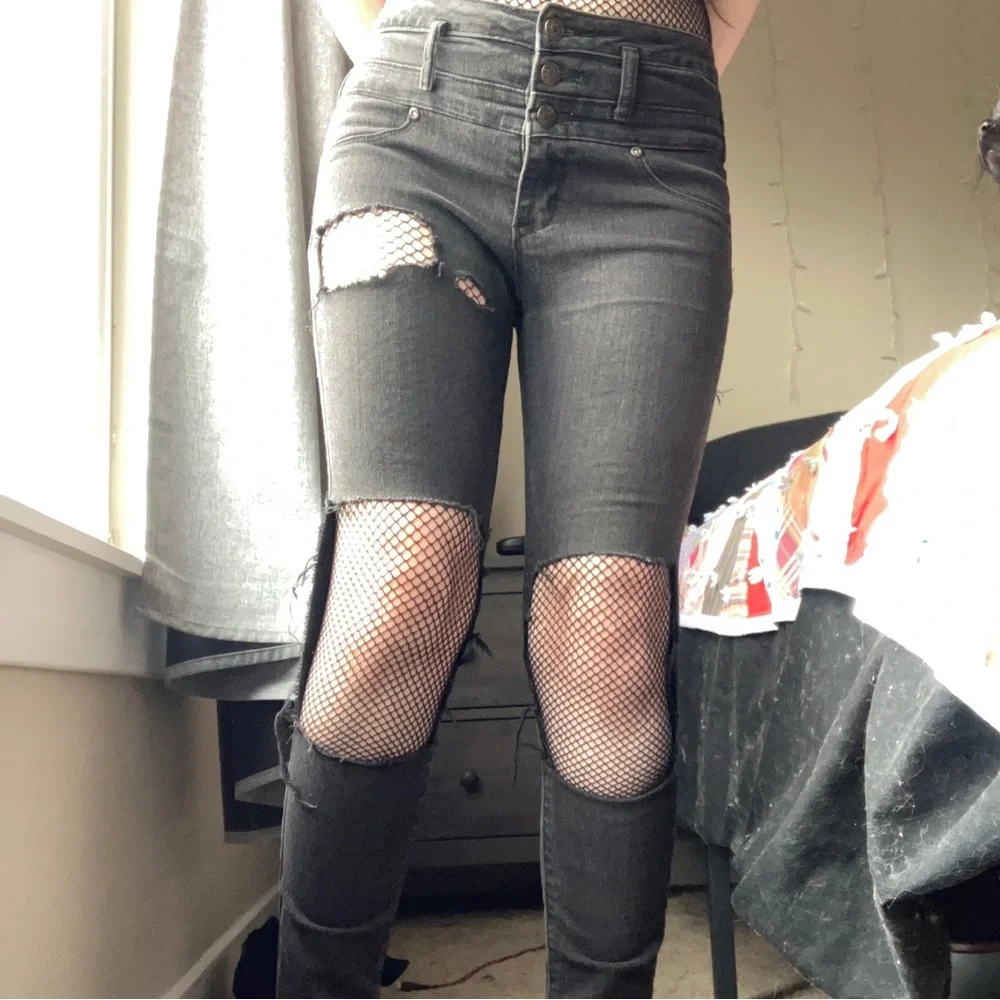 BLACK GRUNGE RIPPED JEANS - Picture 2 of 6